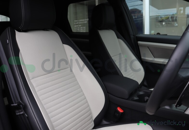 Land Rover Discovery Sport Черный