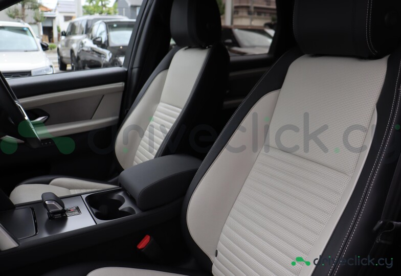 Land Rover Discovery Sport Черный
