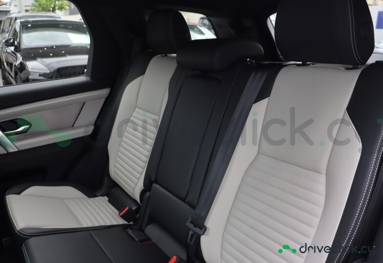Land Rover Discovery Sport Черный
