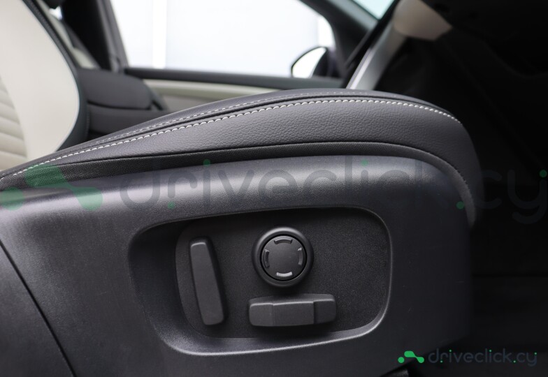Land Rover Discovery Sport Черный