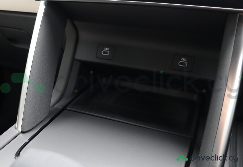 Land Rover Discovery Sport Черный