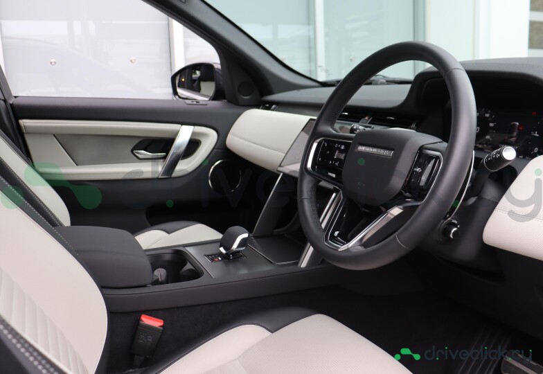 Land Rover Discovery Sport Черный
