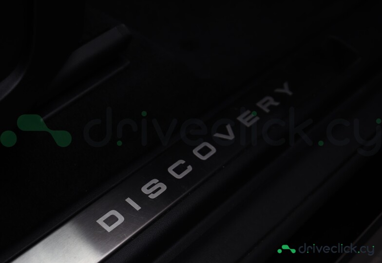 Land Rover Discovery Sport Черный