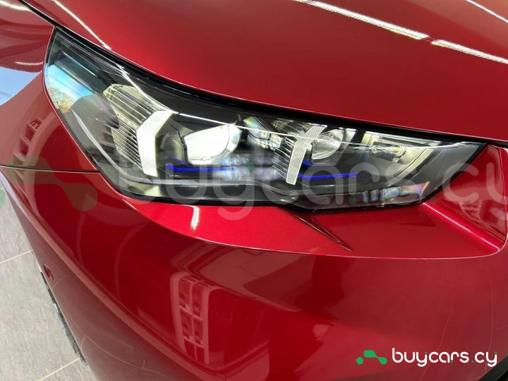 BMW M5 Красный