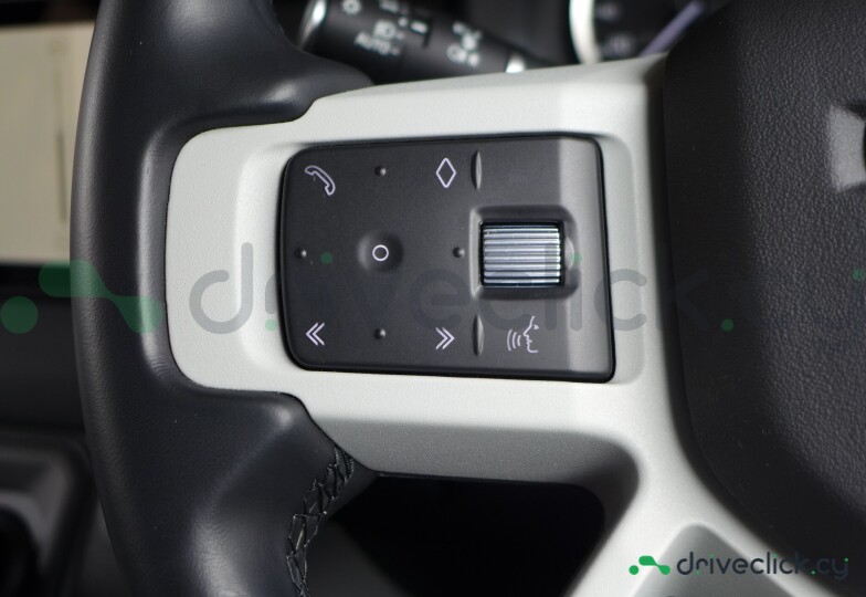 Land Rover Defender Белый