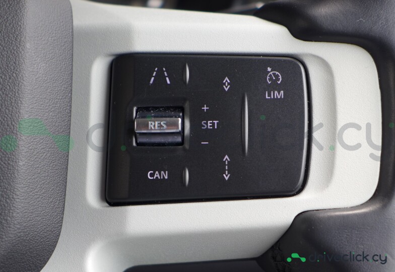 Land Rover Defender Белый