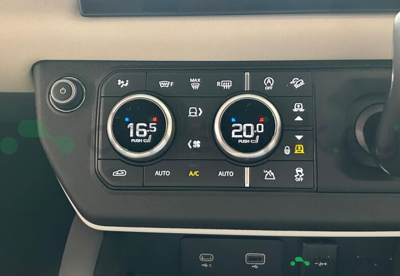 Land Rover Defender Серый