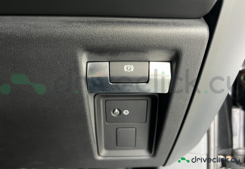 Land Rover Defender Черный