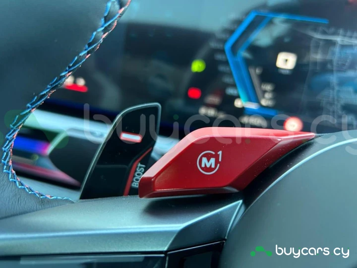 BMW M5 Красный