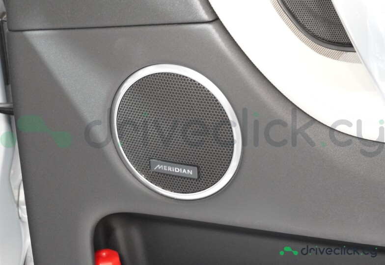 Land Rover Discovery Sport Белый