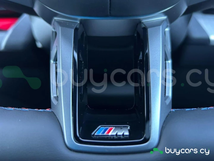 BMW M5 Красный