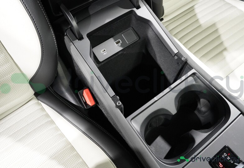 Land Rover Discovery Sport Белый