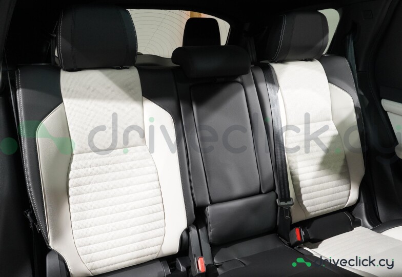Land Rover Discovery Sport Белый