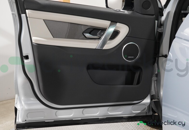 Land Rover Discovery Sport Белый