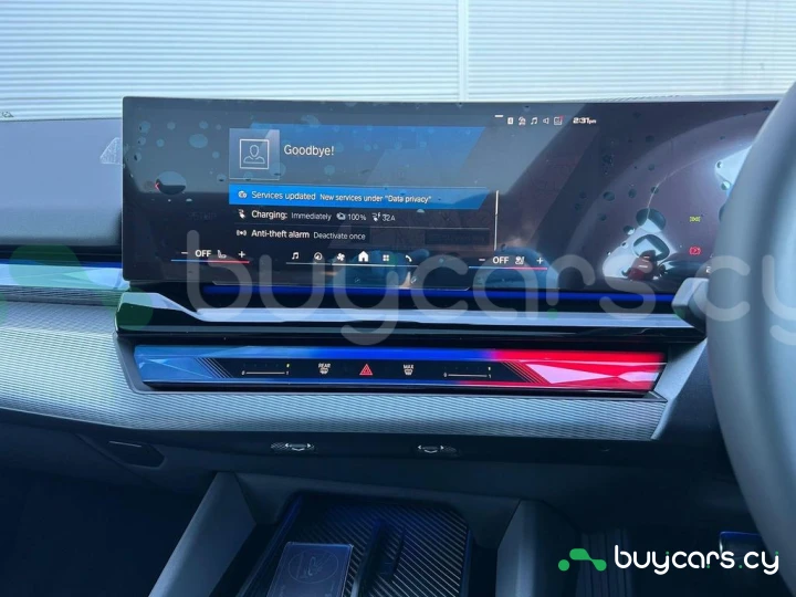 BMW M5 Красный