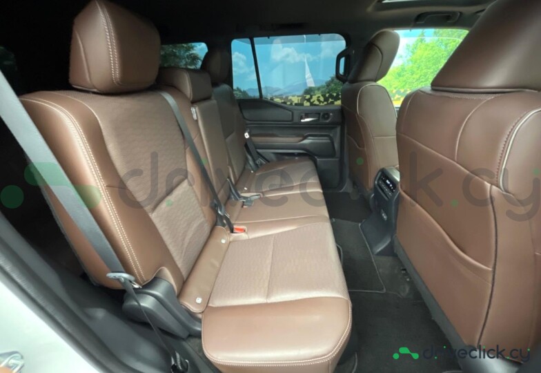 Toyota Land Cruiser 250 White