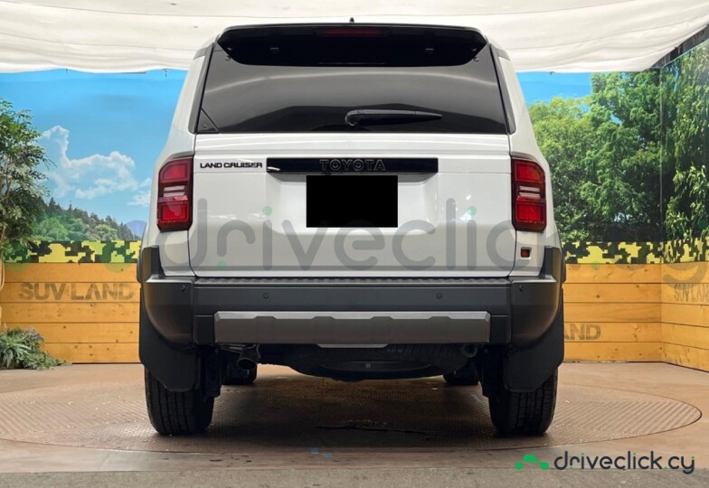 Toyota Land Cruiser 250 White