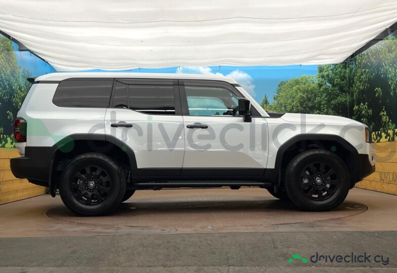 Toyota Land Cruiser 250 White
