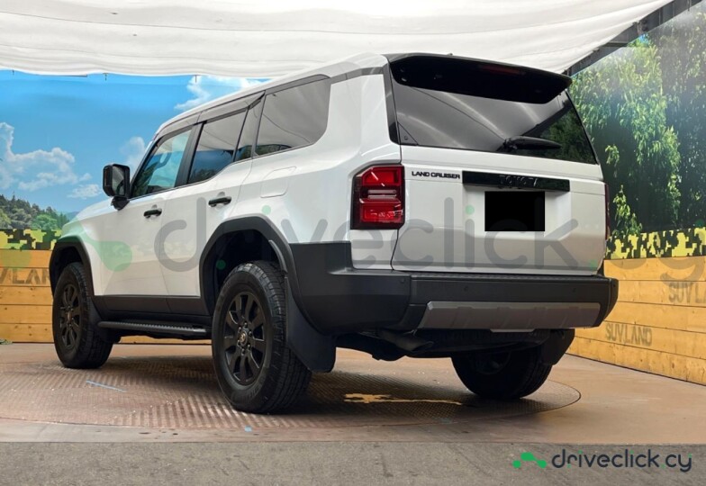 Toyota Land Cruiser 250 White