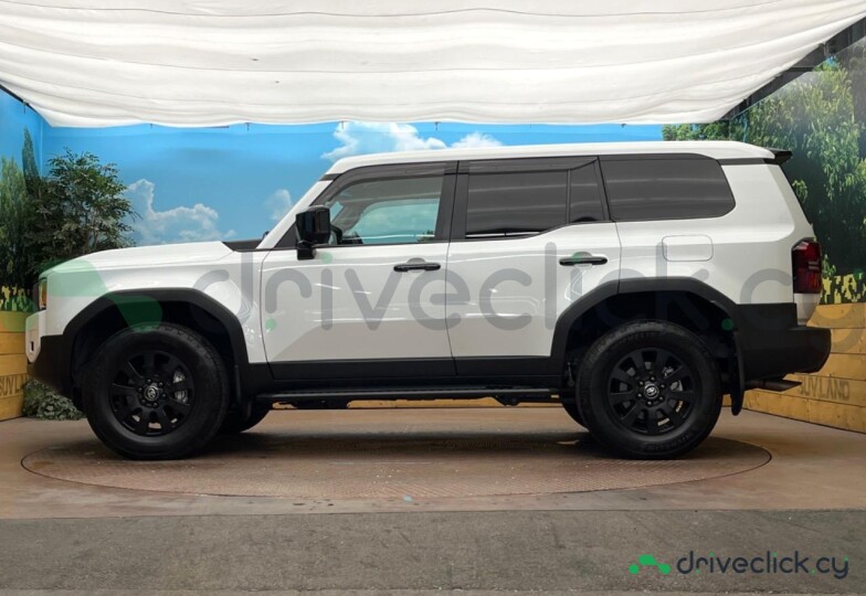 Toyota Land Cruiser 250 White