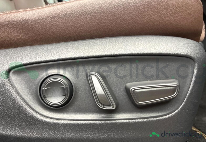 Toyota Land Cruiser 250 White
