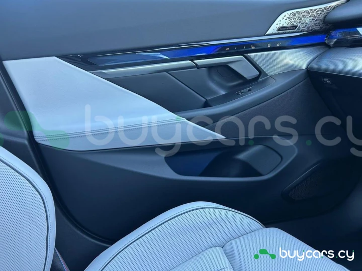 BMW M5 Красный