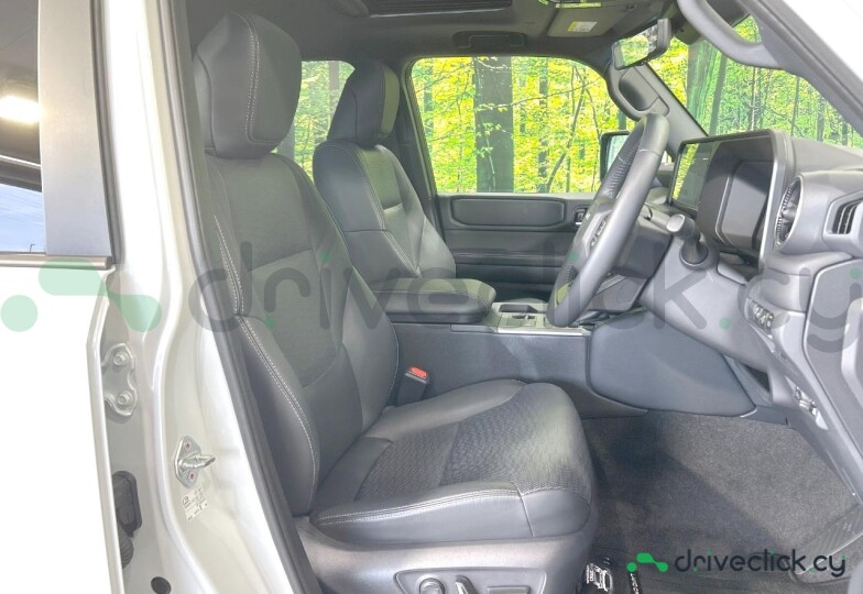 Toyota Land Cruiser 250 White
