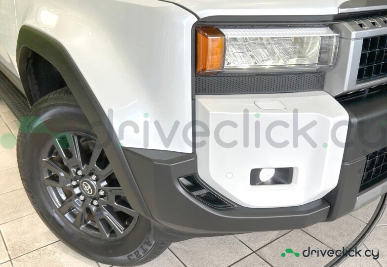 Toyota Land Cruiser 250 White
