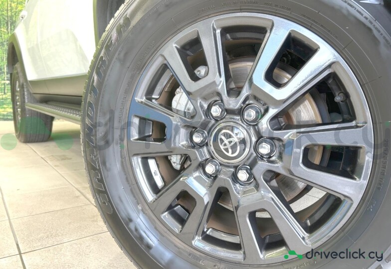 Toyota Land Cruiser 250 White