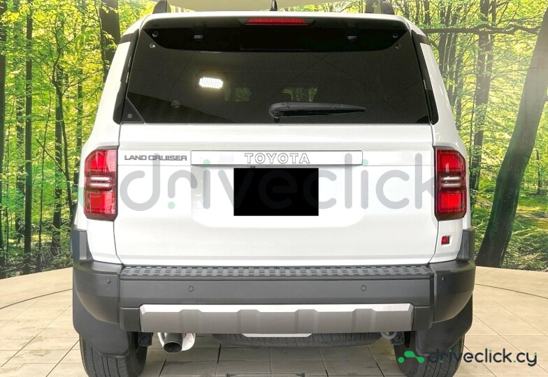 Toyota Land Cruiser 250 White