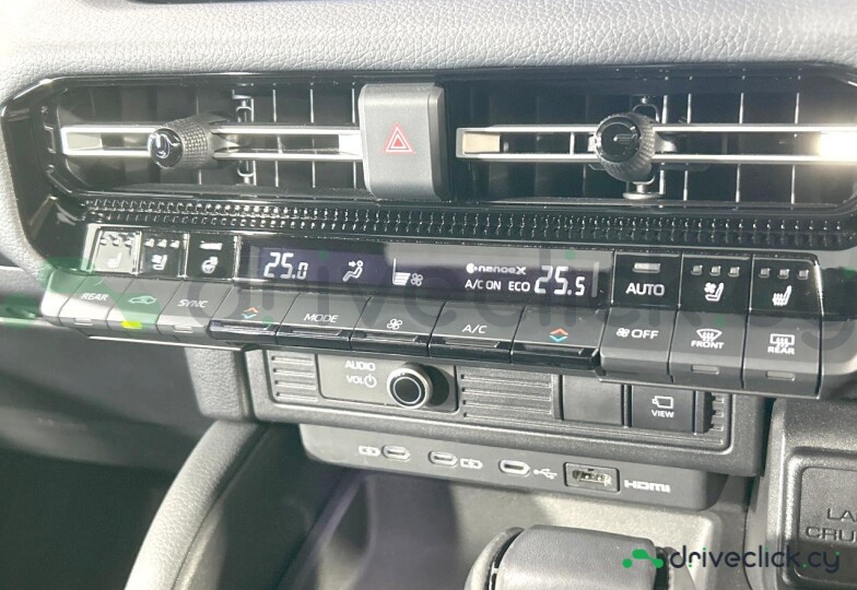 Toyota Land Cruiser 250 White