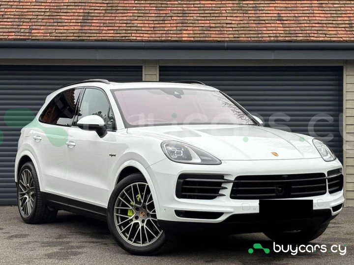 Porsche Cayenne White