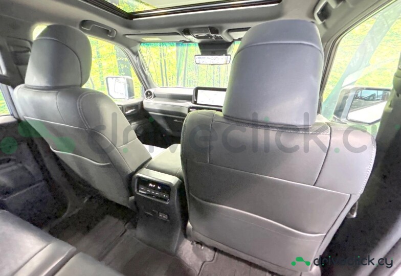 Toyota Land Cruiser 250 White