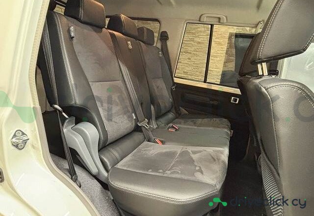 Toyota Land Cruiser White