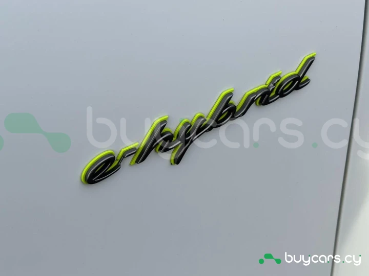 Porsche Cayenne White