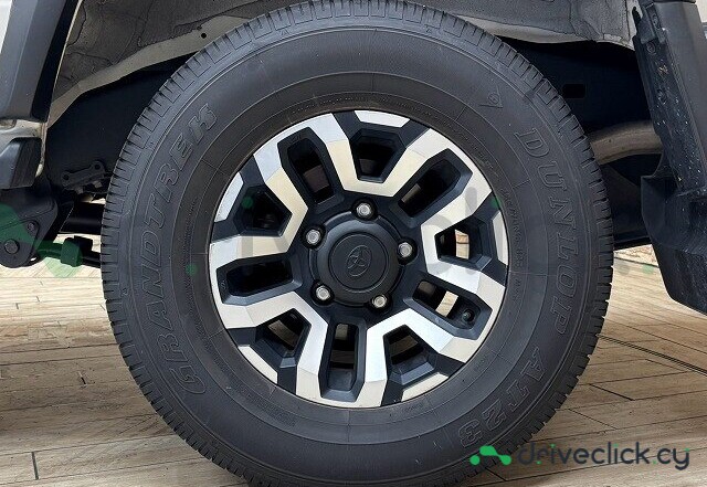 Toyota Land Cruiser White