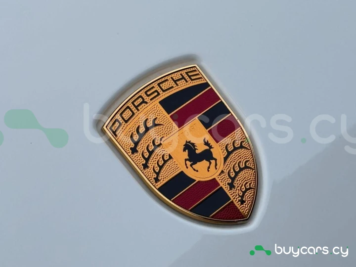 Porsche Cayenne White