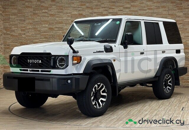 Toyota Land Cruiser White