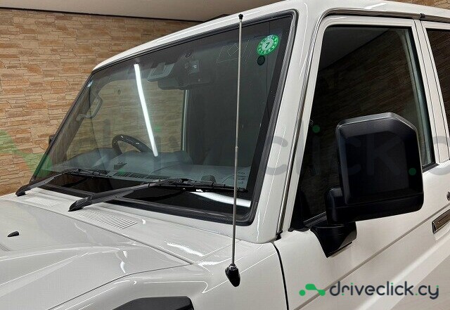 Toyota Land Cruiser White