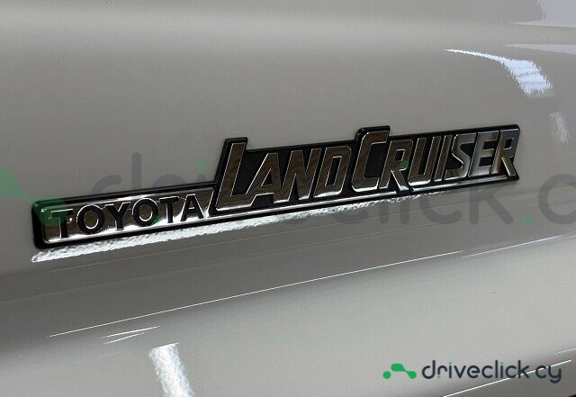 Toyota Land Cruiser White