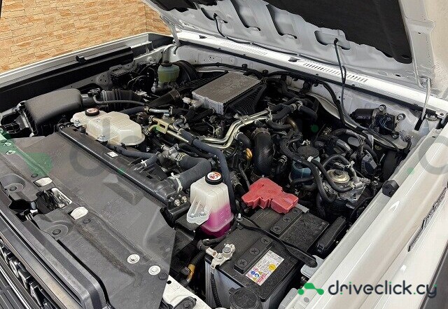 Toyota Land Cruiser White
