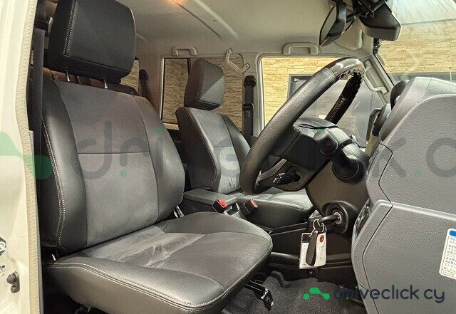 Toyota Land Cruiser White