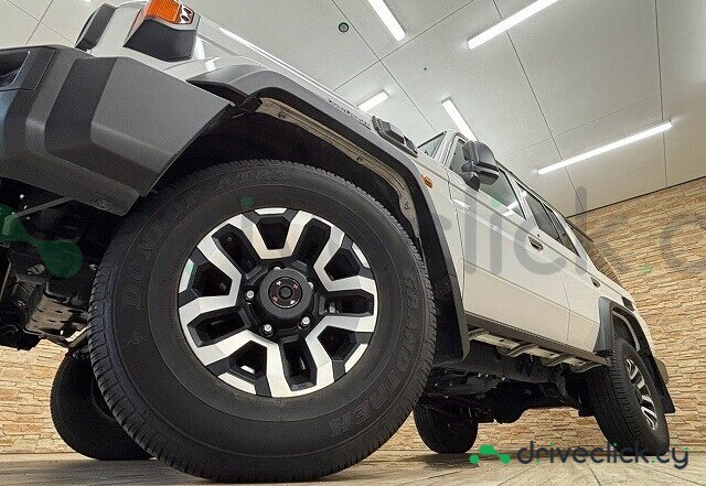 Toyota Land Cruiser White