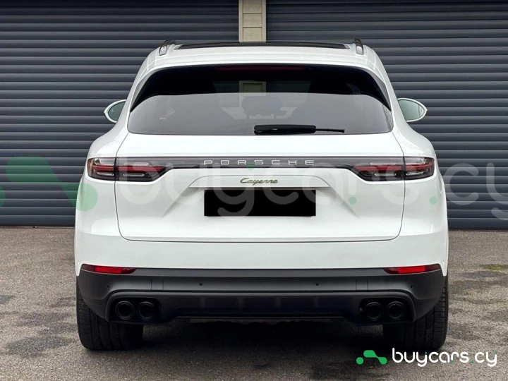 Porsche Cayenne White