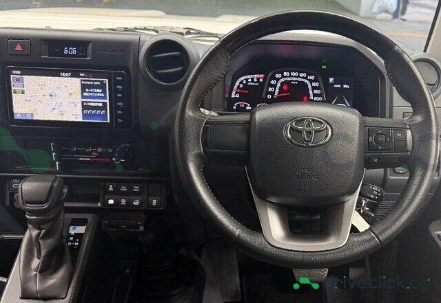 Toyota Land Cruiser White