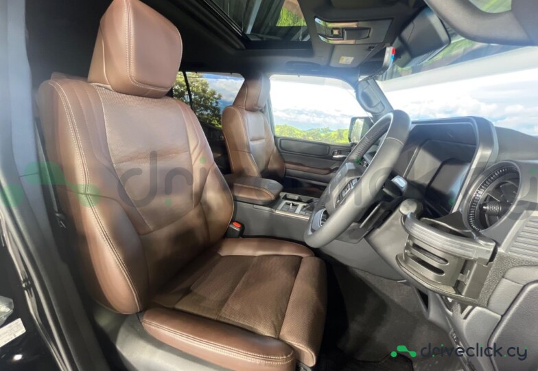 Toyota Land Cruiser 250 Black
