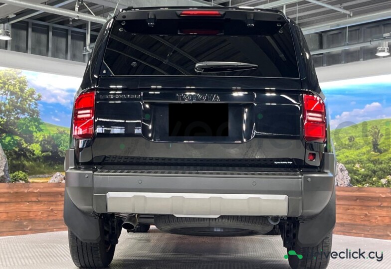 Toyota Land Cruiser 250 Black