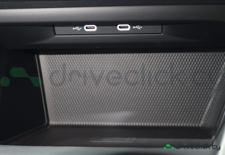 Volkswagen Golf Black