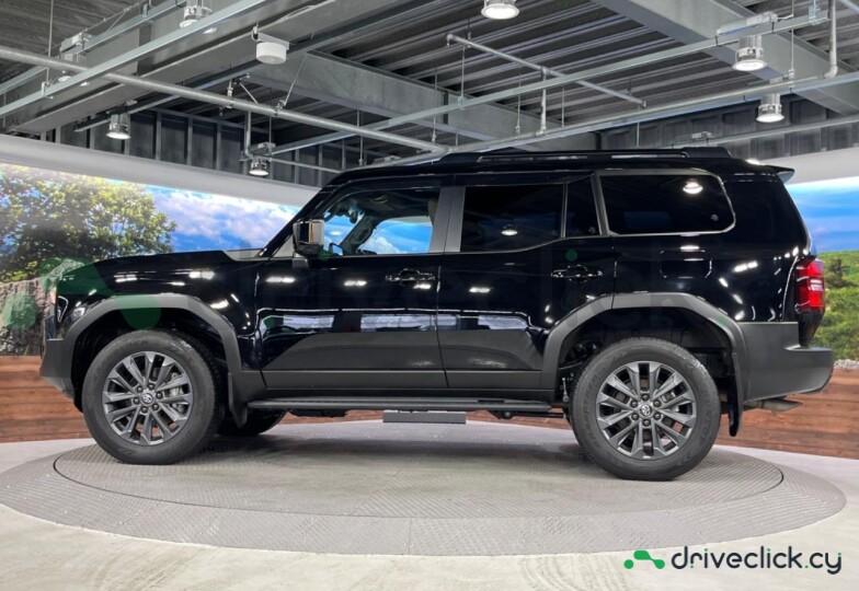 Toyota Land Cruiser 250 Black