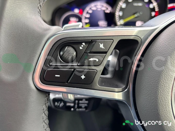 Porsche Cayenne White